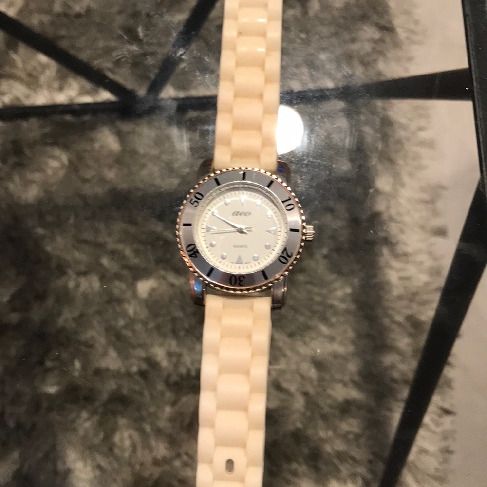 Watch - Picture 2 of 2